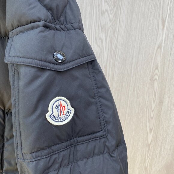 Moncle Down Jacket,Men's Matte Mayan Short Down Jacket - Picture 3 of 7